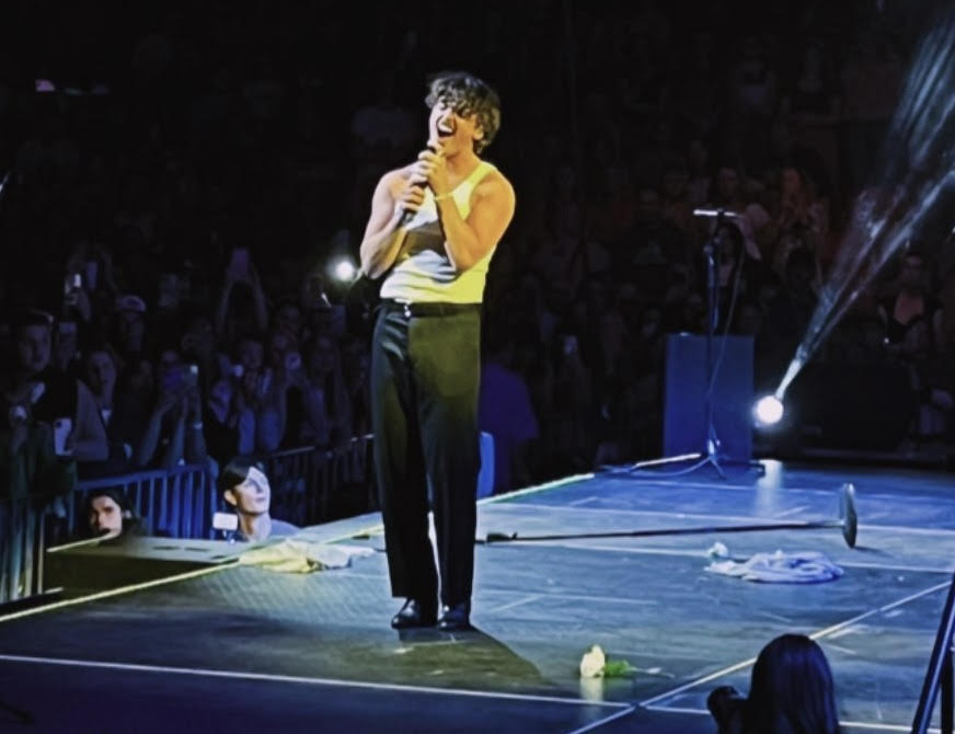 Benson Boone performing in 2023